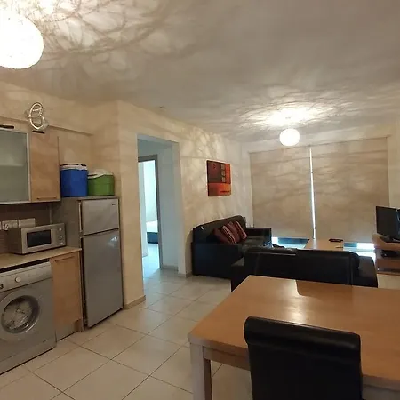 Gardens E5 *